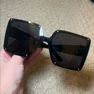 Black Square Sunglasses